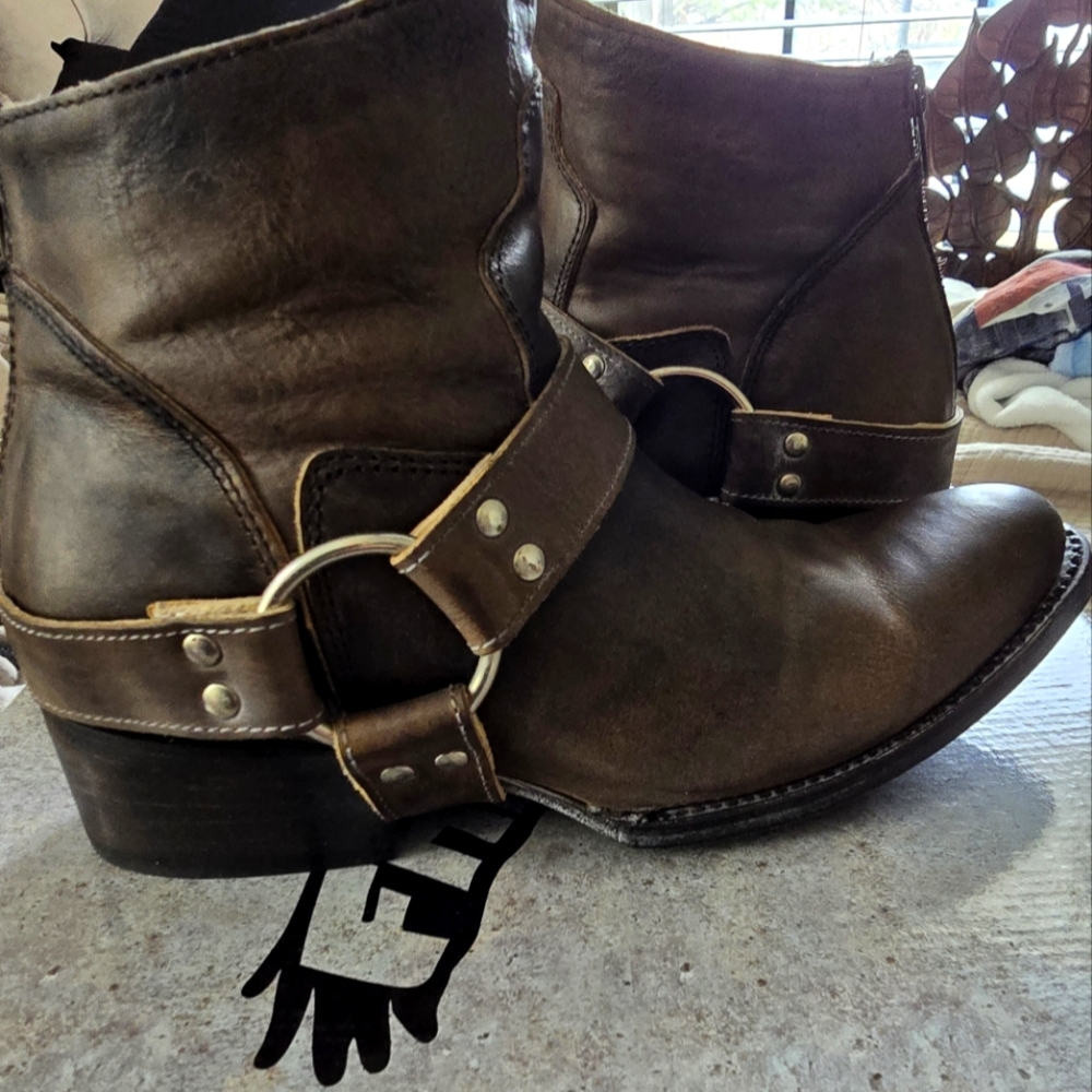 Santiago by FREEBIRD size 8